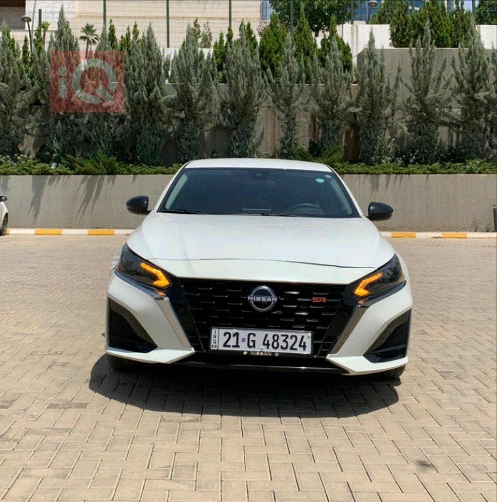 نيسان ألتيما